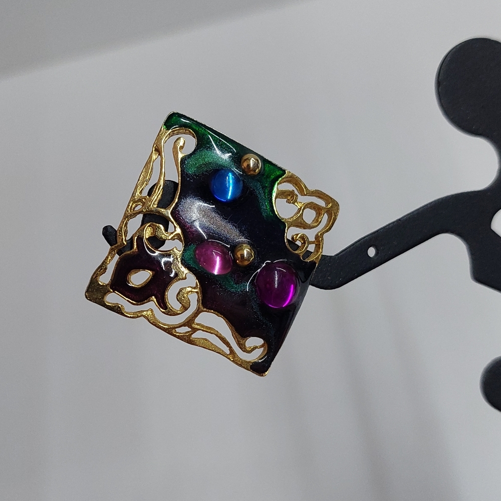 π3/$12πVintage Acrylic Enamel Gold Square Earrings - Picture 2 of 3
